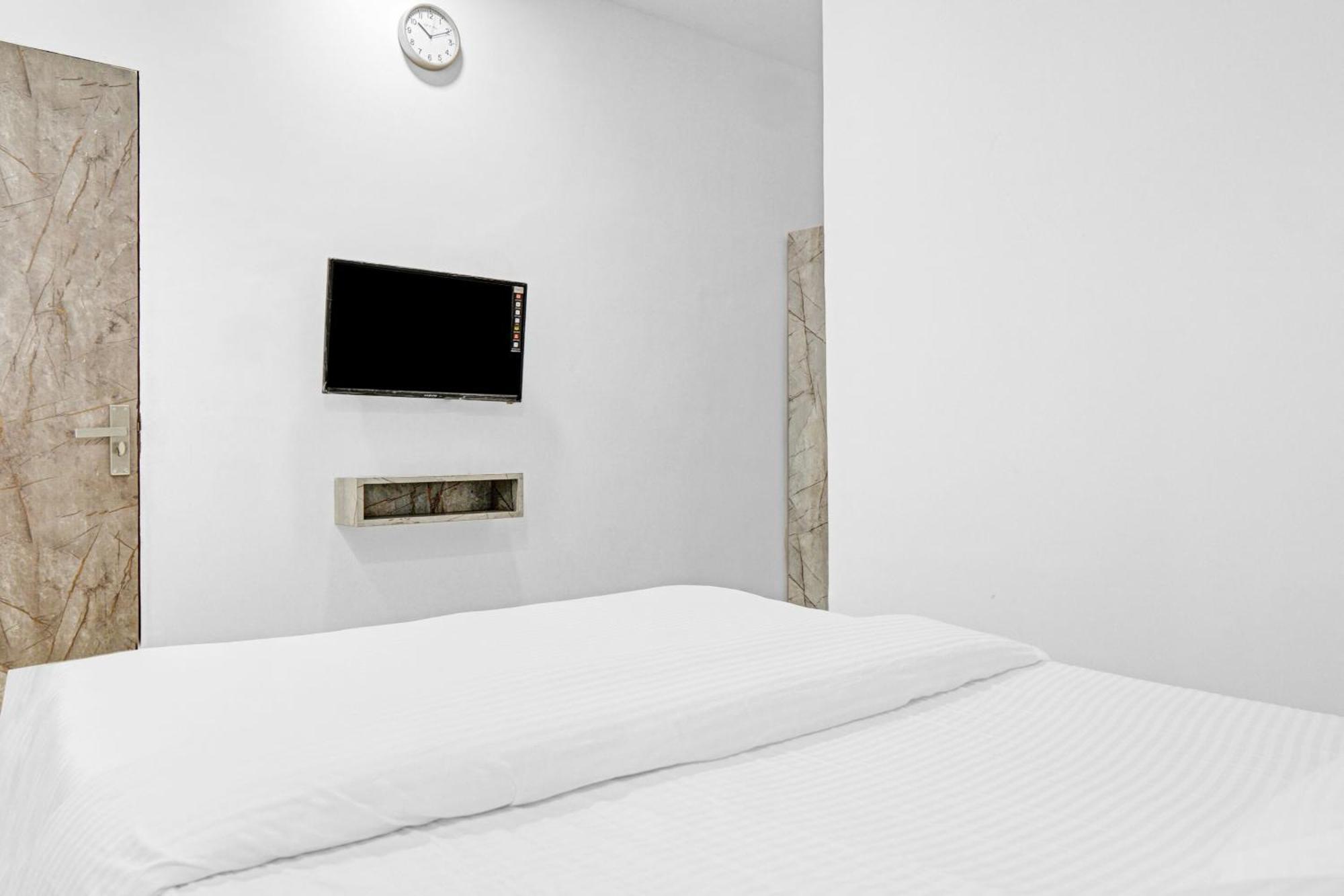 Collection O Sigma Inn Surat Exterior foto