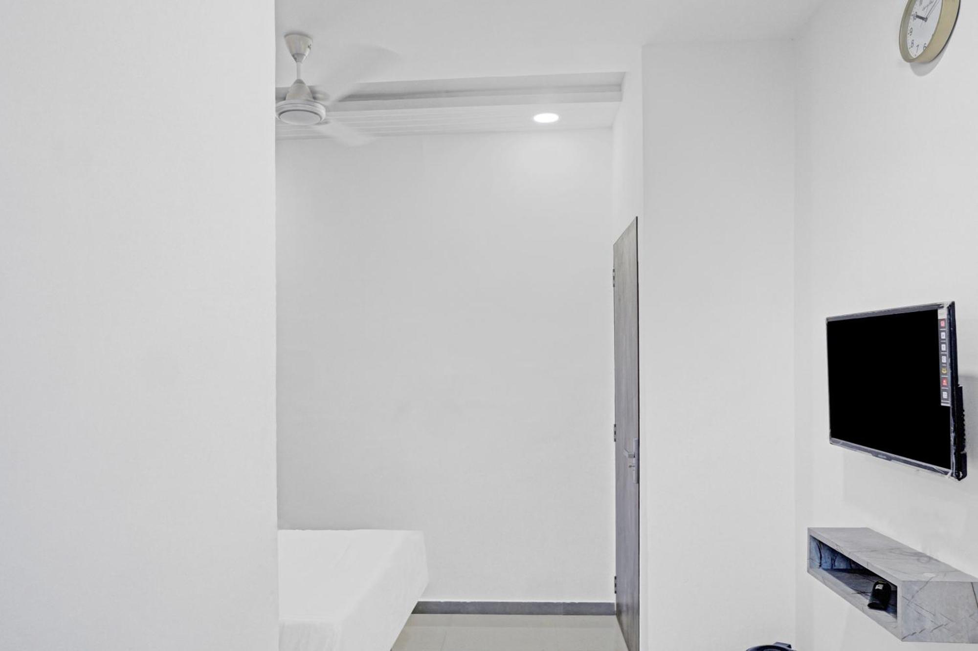 Collection O Sigma Inn Surat Exterior foto