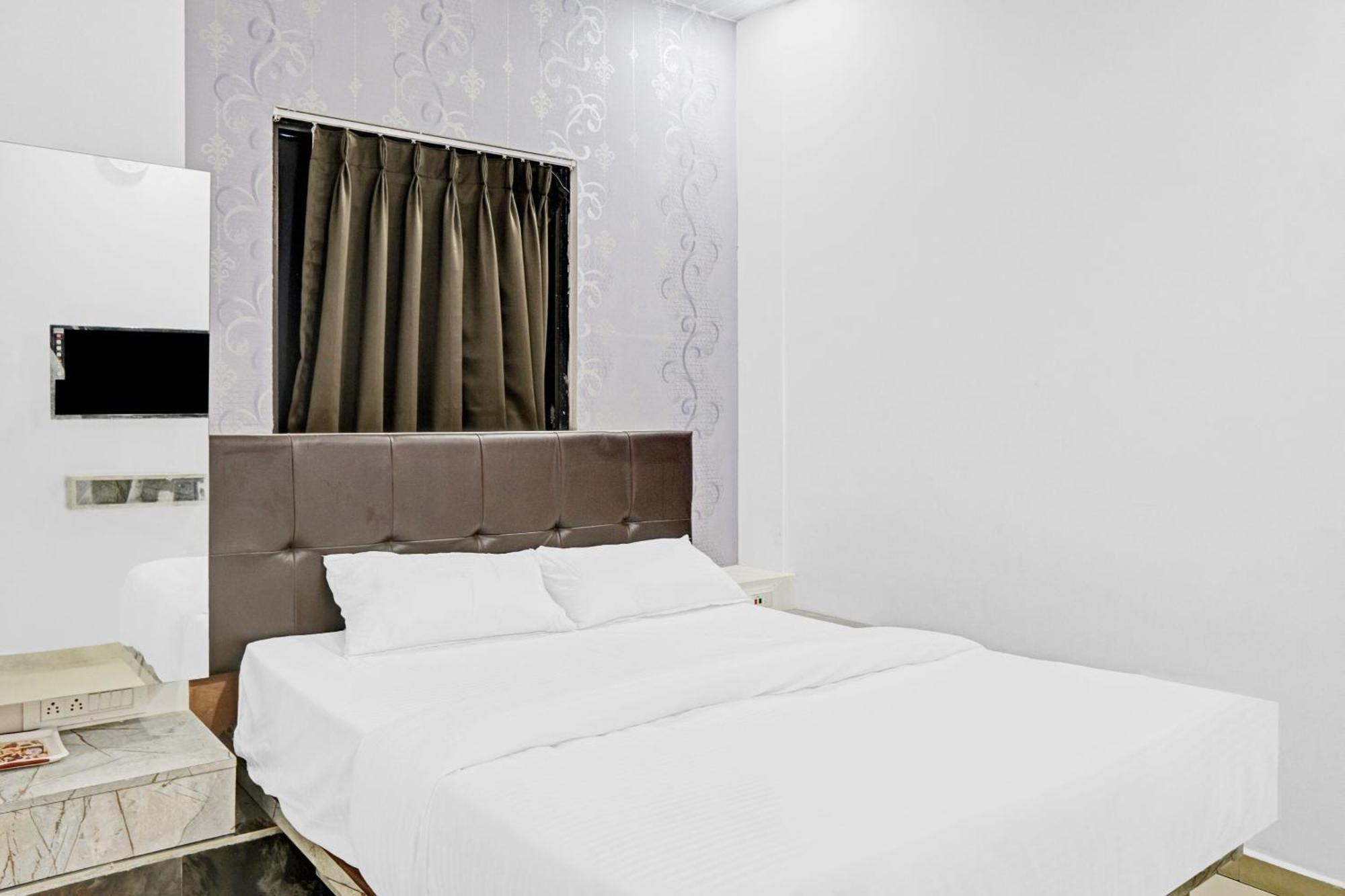 Collection O Sigma Inn Surat Exterior foto
