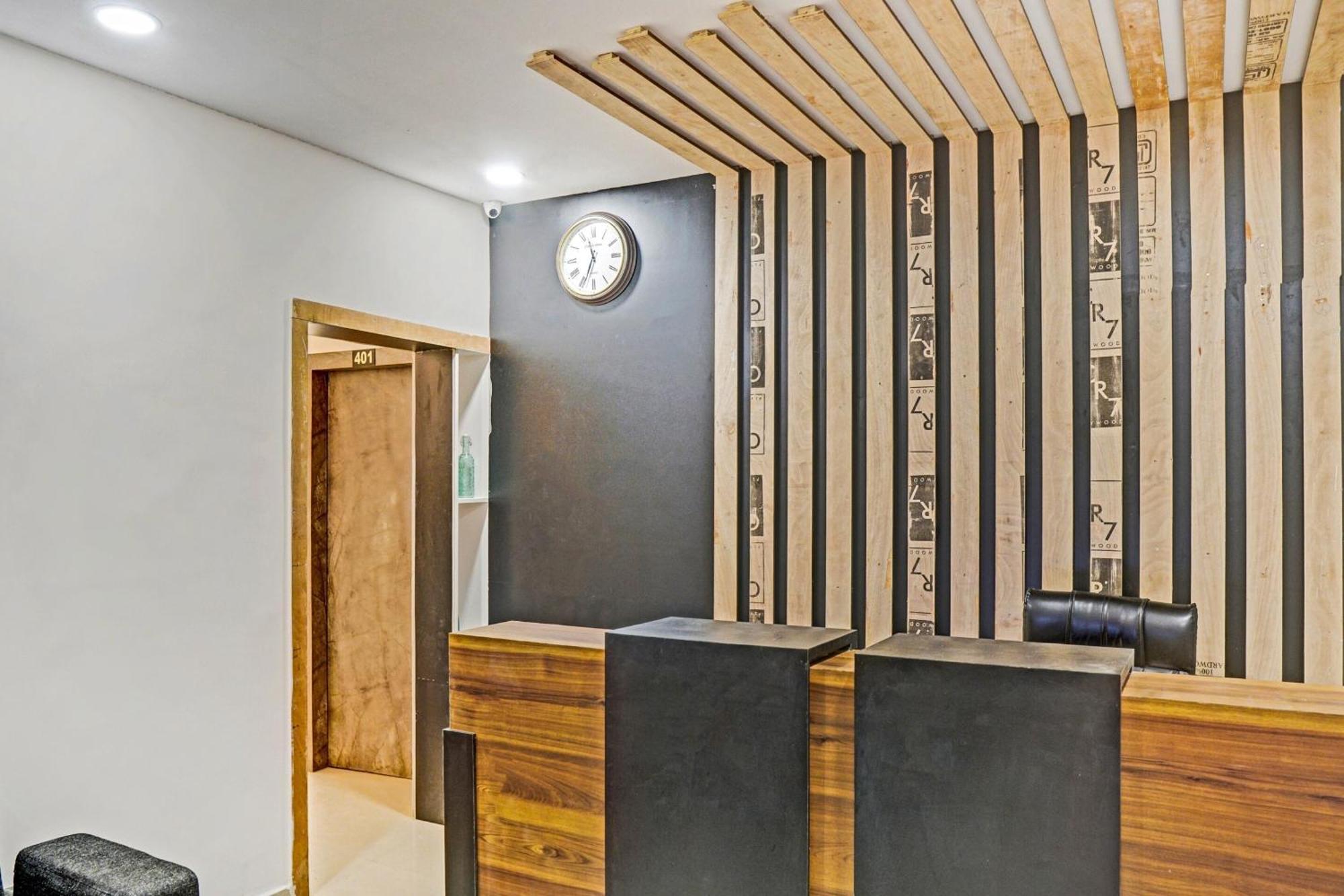 Collection O Sigma Inn Surat Exterior foto
