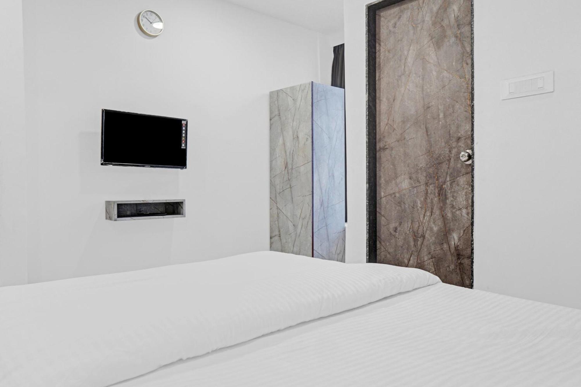 Collection O Sigma Inn Surat Exterior foto