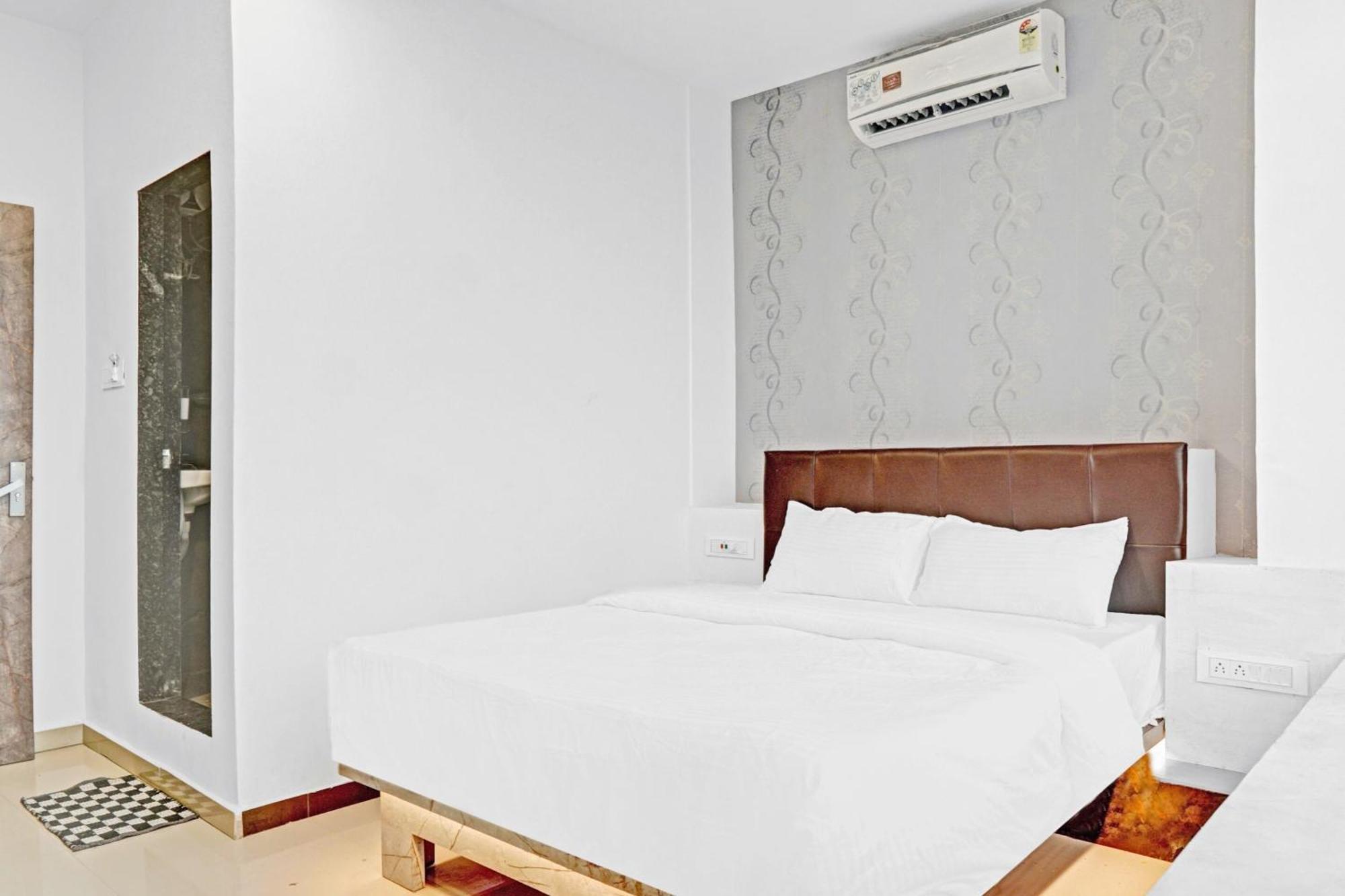 Collection O Sigma Inn Surat Exterior foto